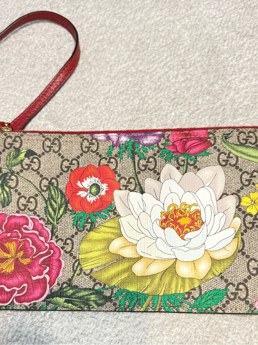 Gucci GG Supreme Floral Wristlet